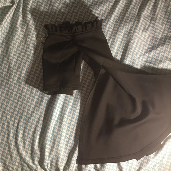 Fashion nova black cropped shirt - Picture 2 of 2